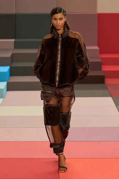 Look 73